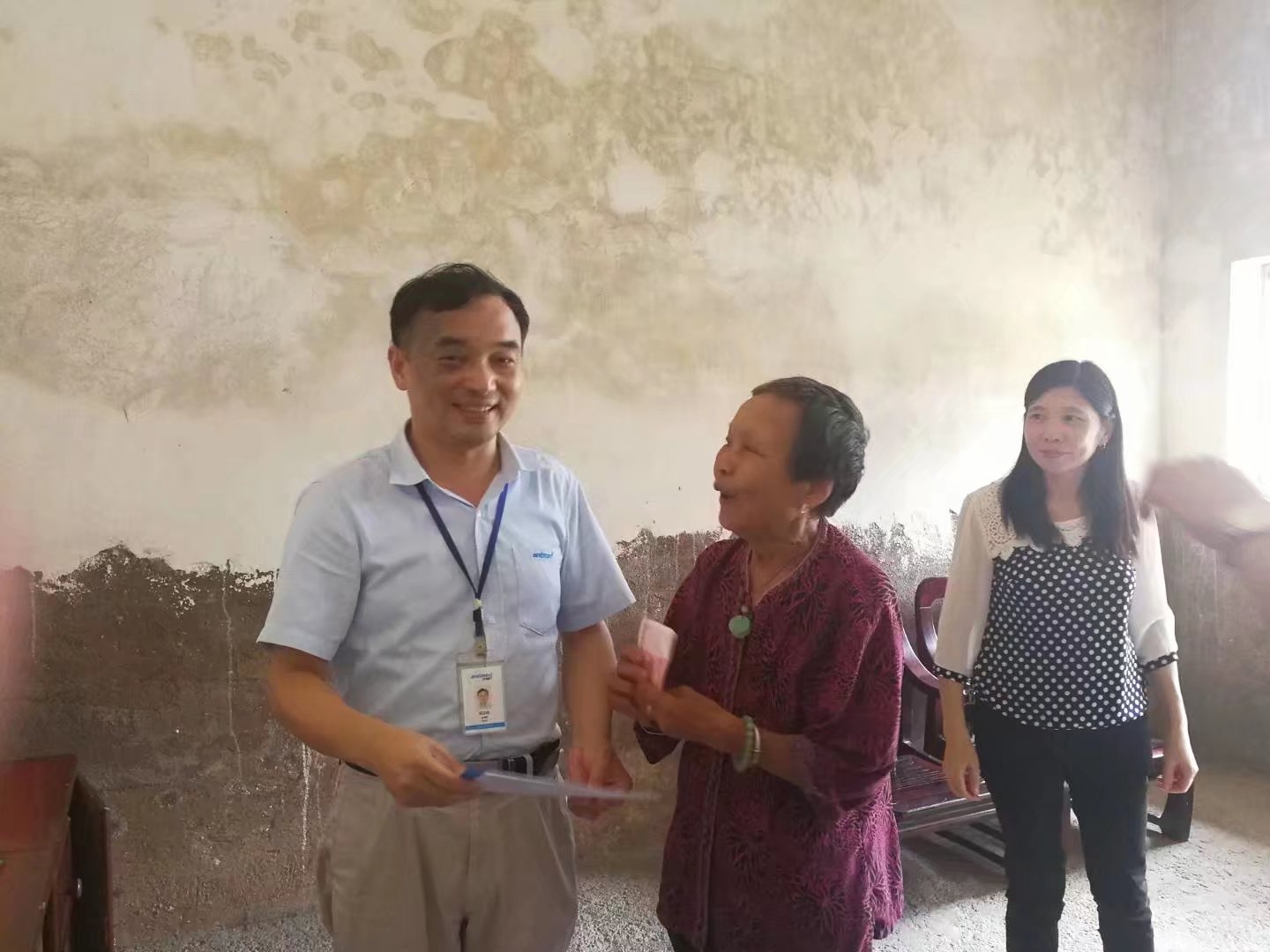 尊龙凯时人生就是博医疗扶贫活动